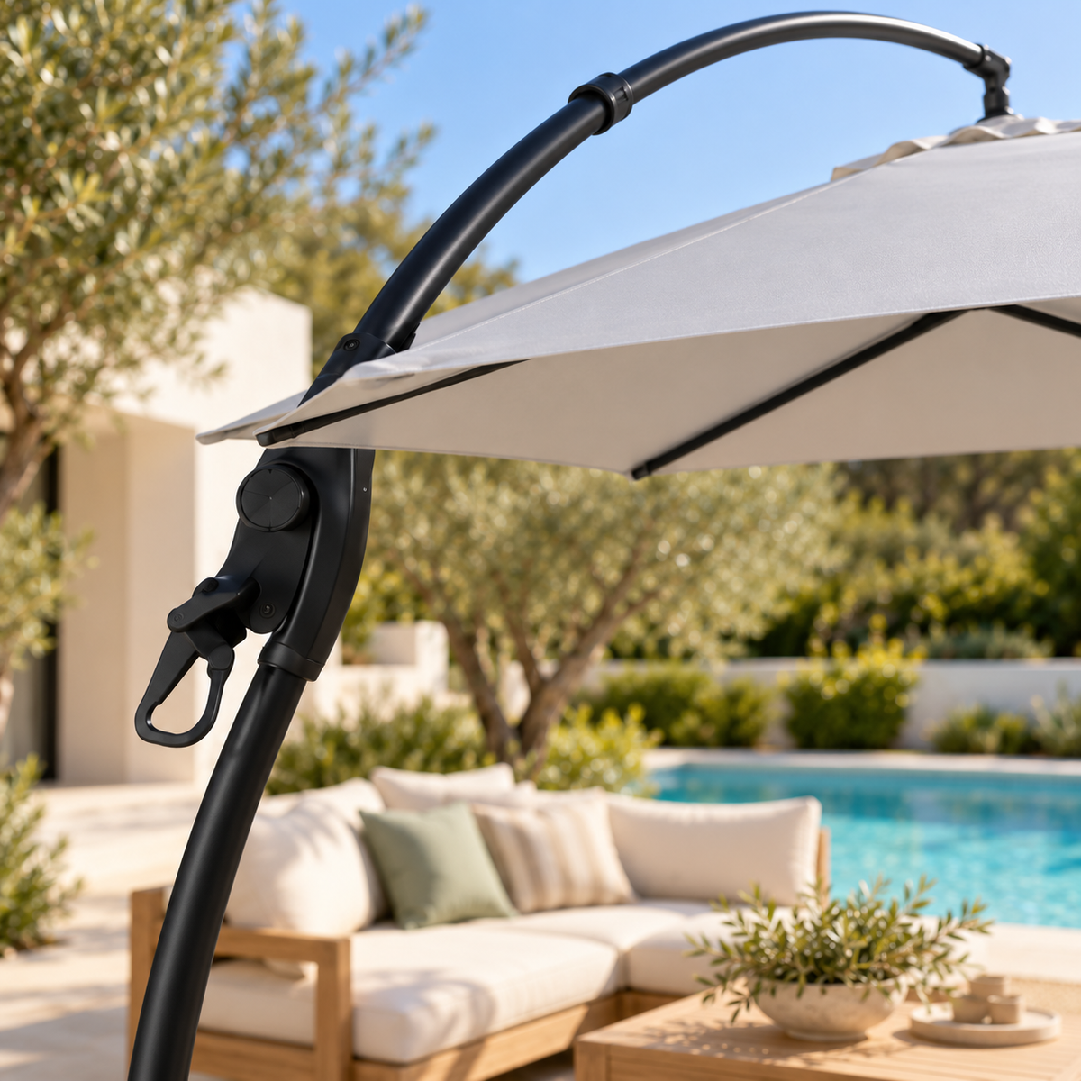 Napoli 350 cm cantilever outdoor umbrella, side pole and curved support arm detail